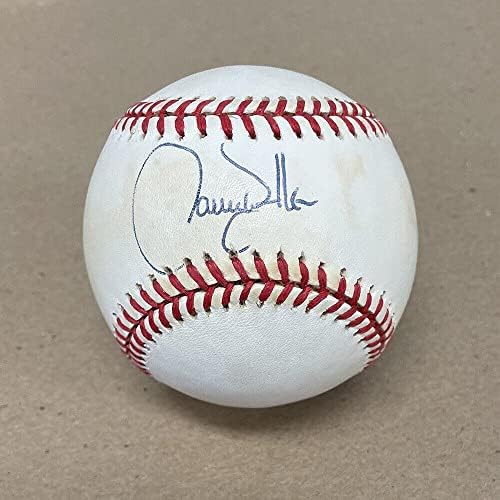 Зала на славата е Лари Уокър, подписано ONL Baseball Auto Голограммой B & E - Бейзболни топки с автографи